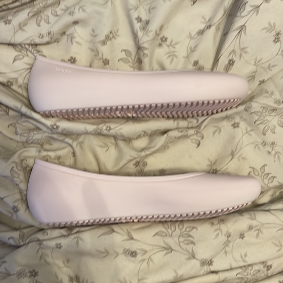 CROCS Brooklyn Flats in Soft Pink - Picture 8 of 8